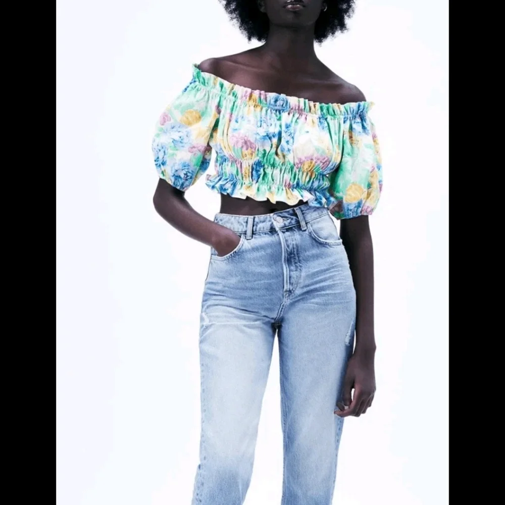 Zara Floral Croped Off-Shoulder Top - Picture 2 of 9